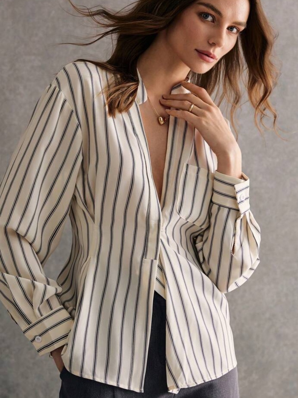 Poéselle Women's Black And White Striped Shirt,Waisted V-Neck Long-Sleeved Mid-